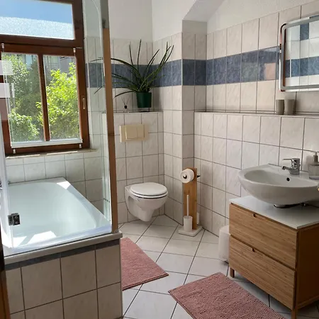 Apartment Gruenspecht Am Klein Venedig, Zentral Mit Balkon, Arbeitsplatz, Kueche, Badewanne Etc Erfurt